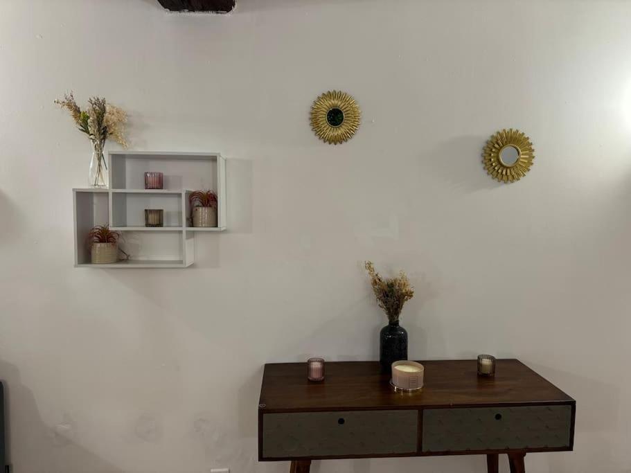 Appartement T2 Cosy Centre-Ville Pernes-les-Fontaines Bagian luar foto